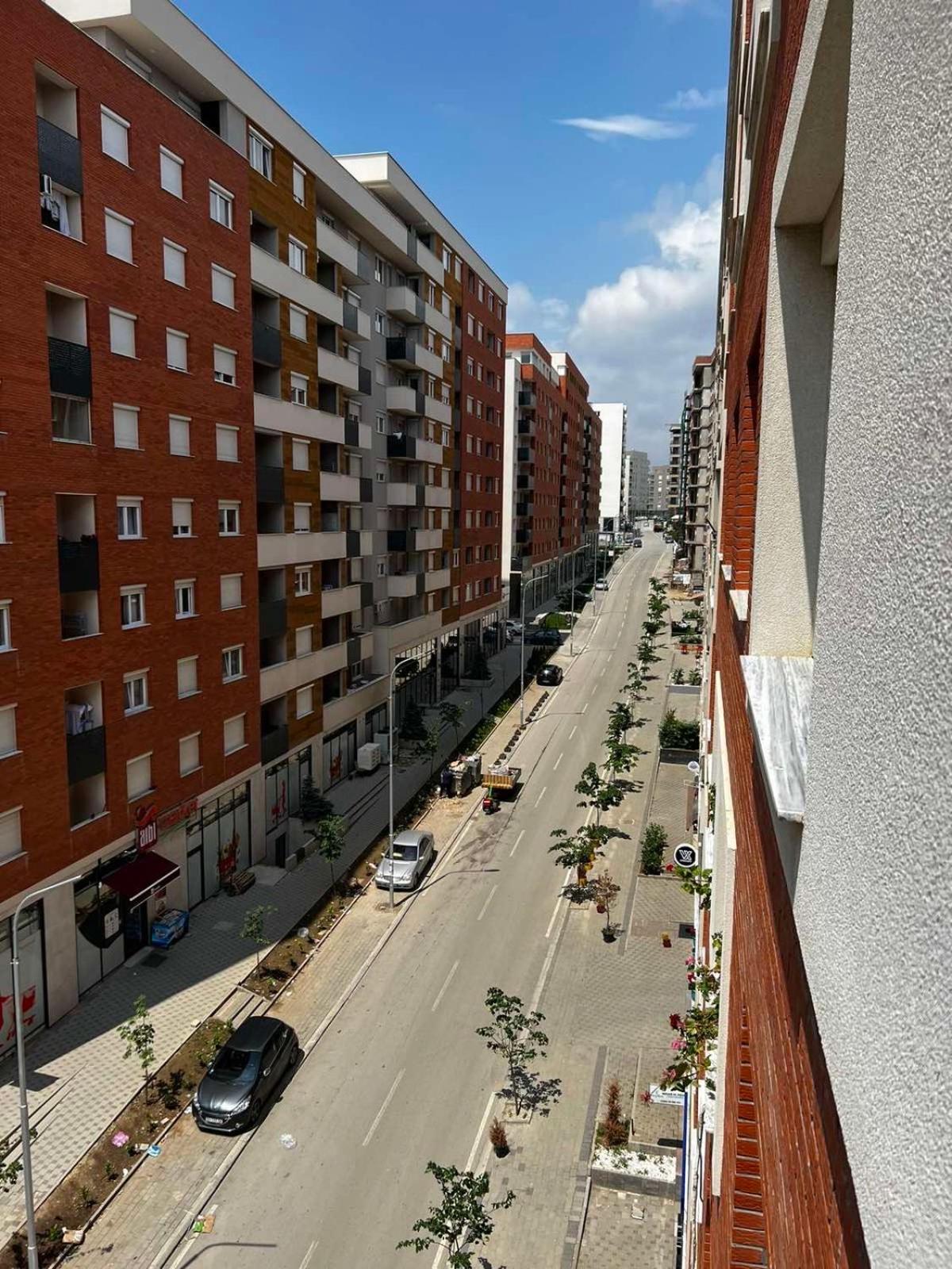 Blini Complex Apartment Prishtine Bagian luar foto
