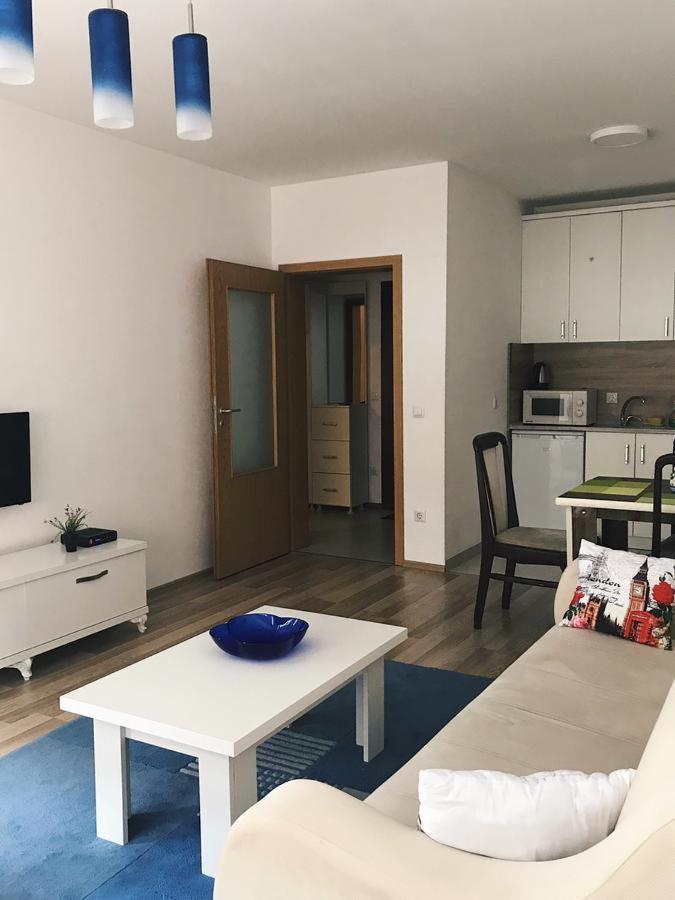 Blini Complex Apartment Prishtine Bagian luar foto
