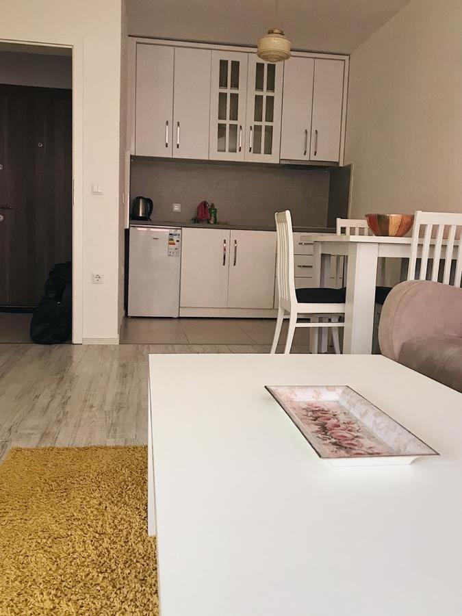 Blini Complex Apartment Prishtine Bagian luar foto