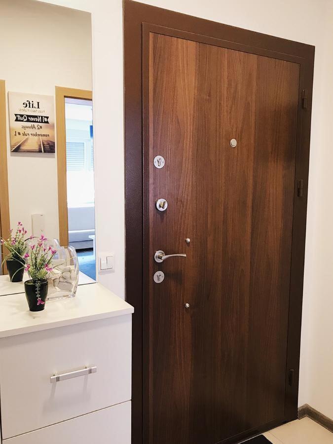 Blini Complex Apartment Prishtine Bagian luar foto