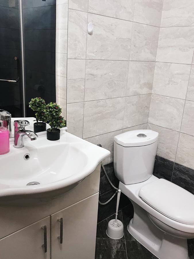 Blini Complex Apartment Prishtine Bagian luar foto
