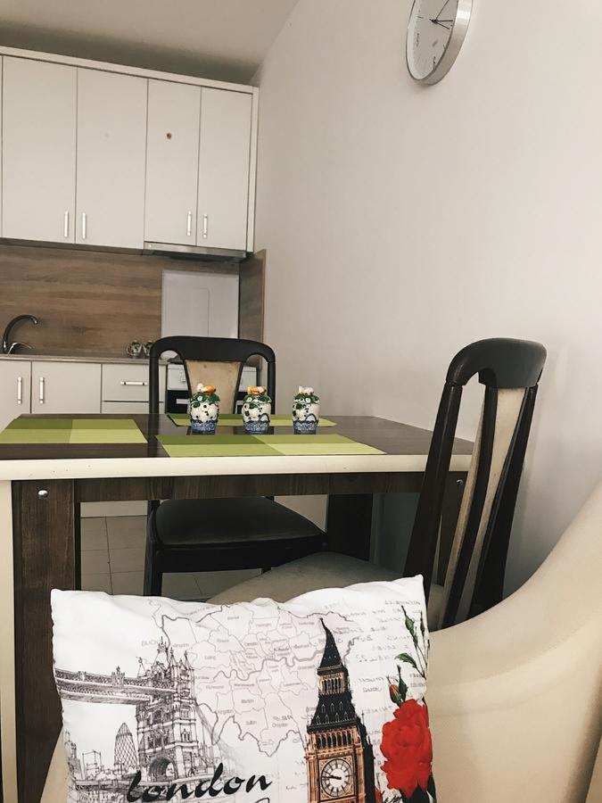 Blini Complex Apartment Prishtine Bagian luar foto