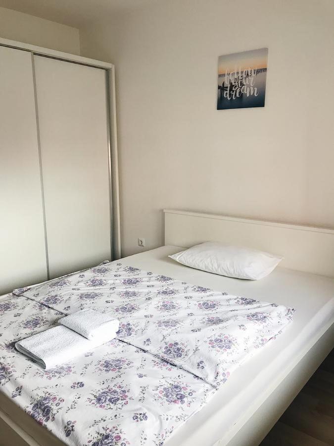 Blini Complex Apartment Prishtine Bagian luar foto