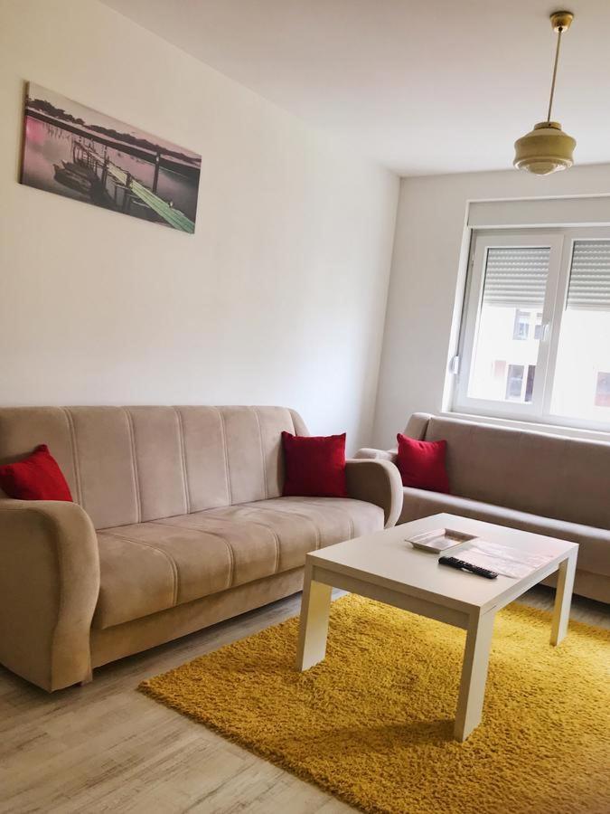 Blini Complex Apartment Prishtine Bagian luar foto