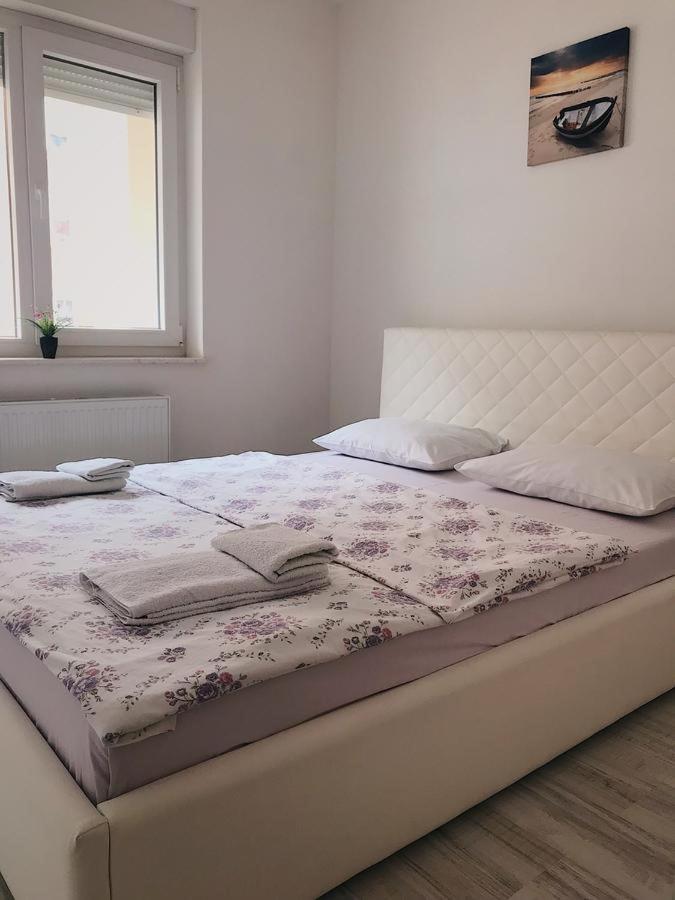 Blini Complex Apartment Prishtine Bagian luar foto