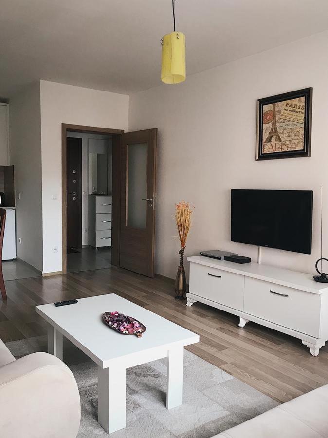 Blini Complex Apartment Prishtine Bagian luar foto