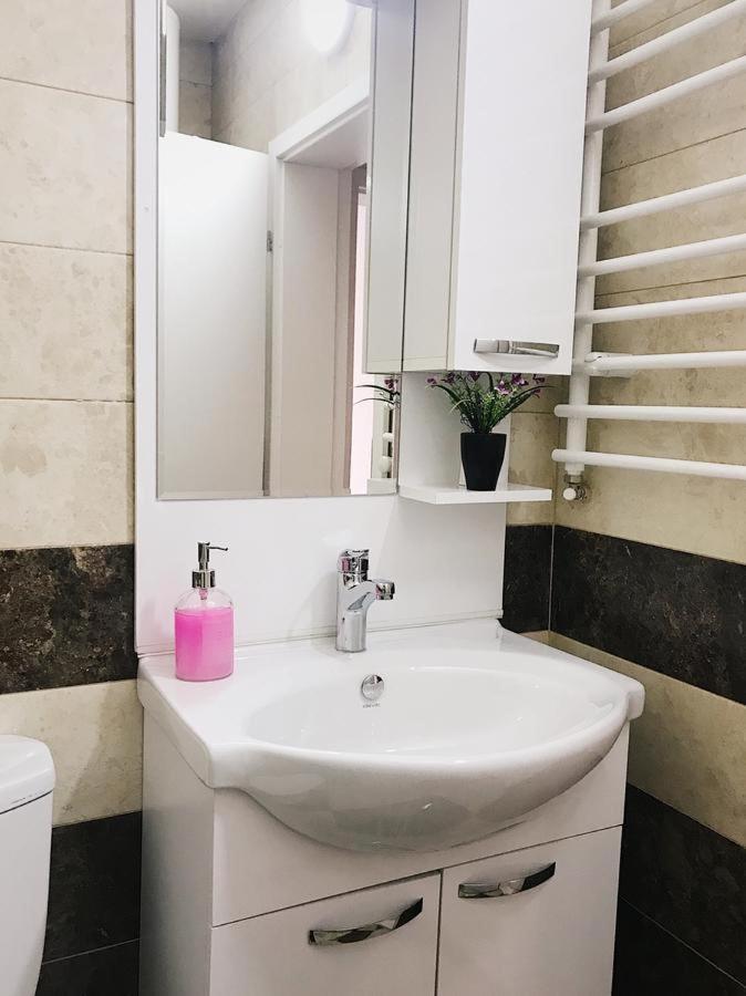 Blini Complex Apartment Prishtine Bagian luar foto